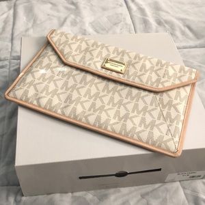 MK Thin Clutch